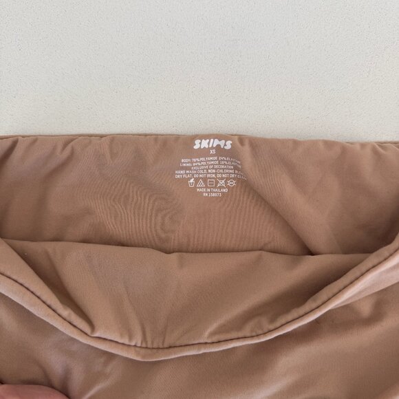 Skims - Nude bandeau - Picture 3 of 4